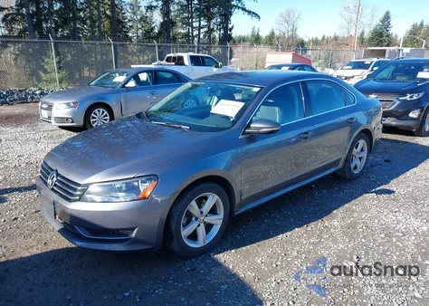 2012 Volkswagen Passat 2.5L Se z USA, uszkodzony, nr VIN 1VWBP7A35CC016085
